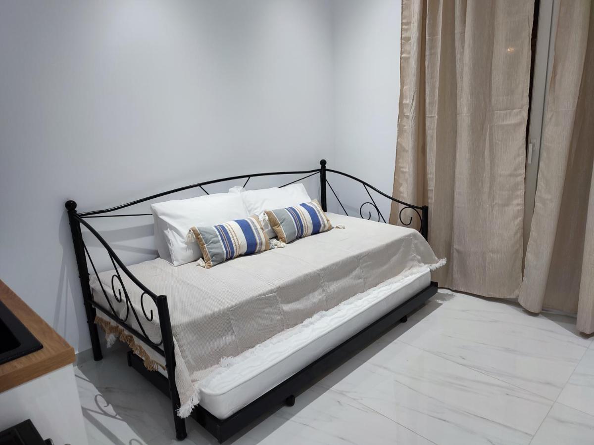 Alexander Luxury Apartments & Studios メタモルフォシ エクステリア 写真