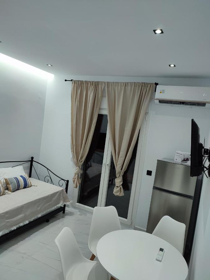 Alexander Luxury Apartments & Studios メタモルフォシ エクステリア 写真