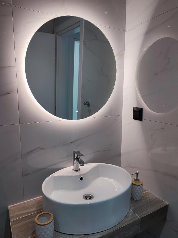 Alexander Luxury Apartments & Studios メタモルフォシ エクステリア 写真